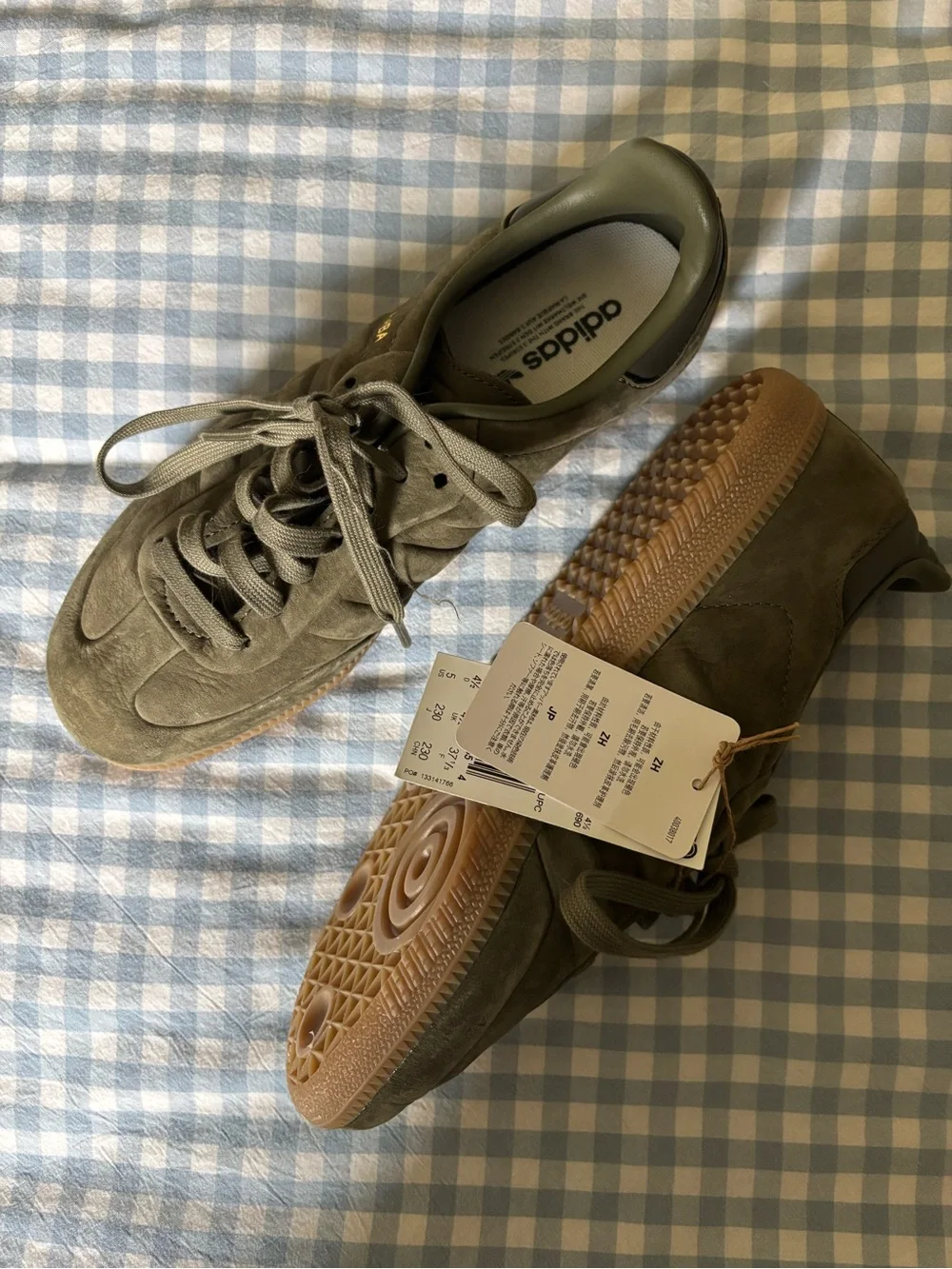 adidas Men’s Olive sambas size 4.5 or Women’s size 37 (6.5)